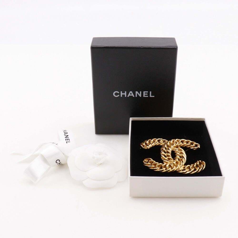 CHANEL Gold Logo Brooch - Picture 6 of 6